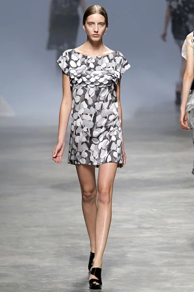 Look 37